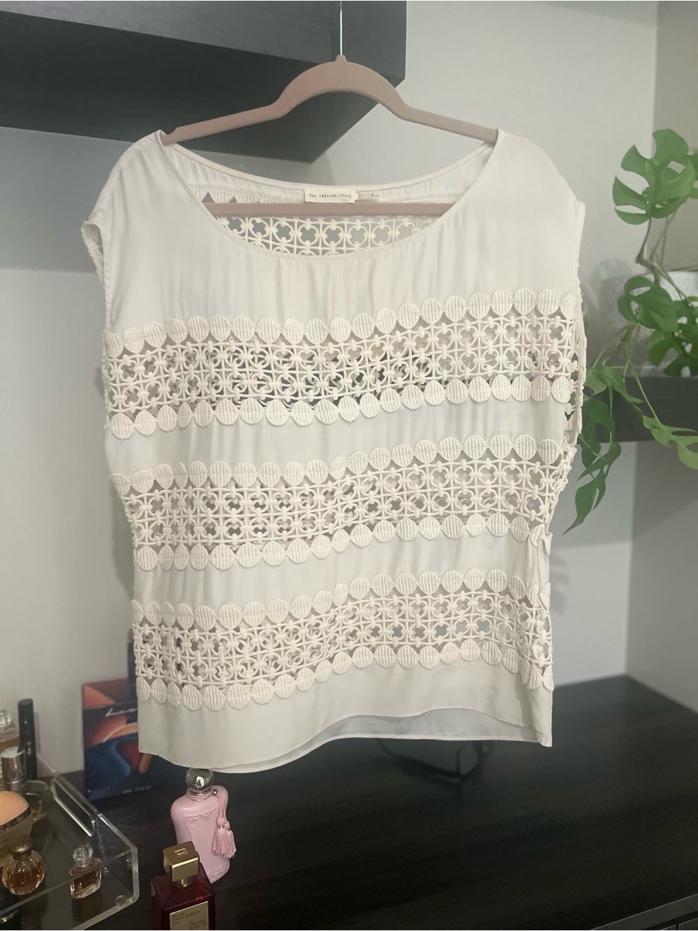 VTG Statement Crochet-Trim Sleeveless Top